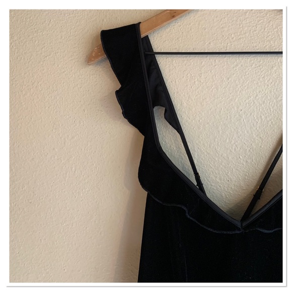 Victoria’s Secret Velvet Romper Black Size Small - Picture 3 of 8